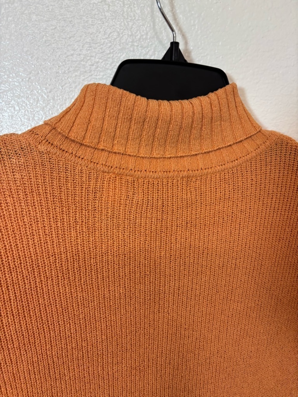 Liz Claiborne silk chic minimalist Short-Sleeve Turtleneck Sweater - Orange - Picture 4 of 6